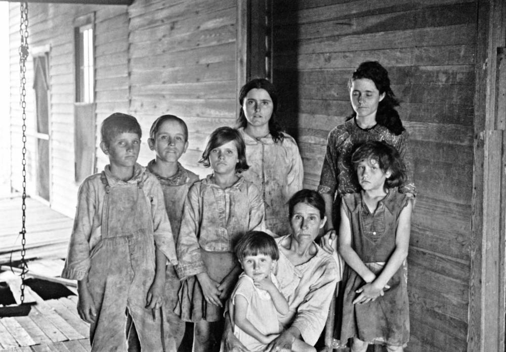 walker-evans-Frank-Tengle-family-Hale-County-Alabama-1936